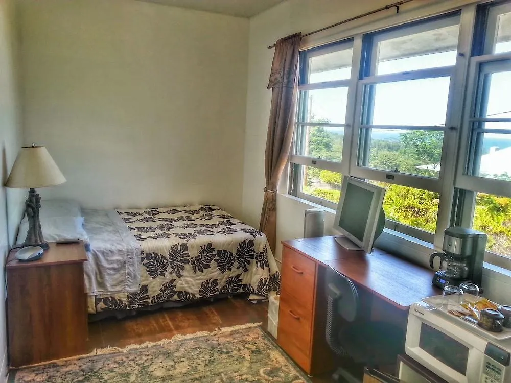 Hilltop Legacy Vacation Rental Hilo